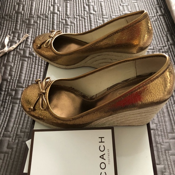 Coach NWT Ireland Bronze Wedges Shoes with Box. - Picture 4 of 5